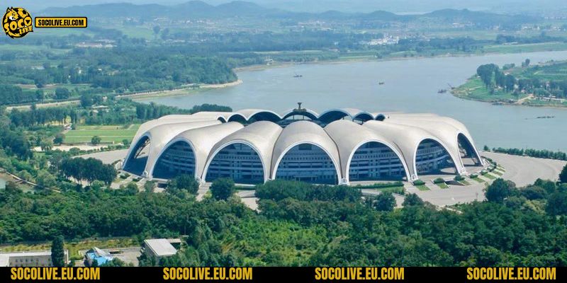 Sân vận động quốc gia Triều Tiên là sân vận động lớn nhất thế giới